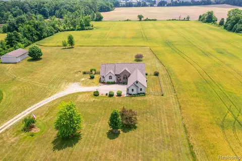 5215 Cook Rd, Swartz Creek, MI 48473