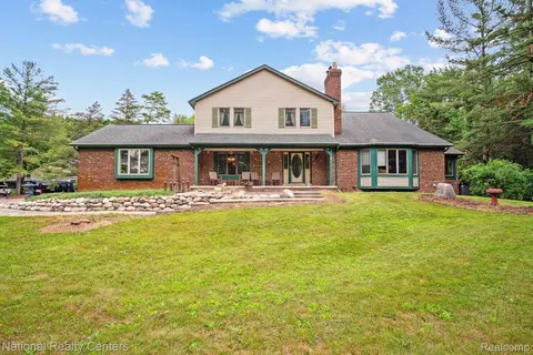 10370 N Territorial Rd, Plymouth, MI 48170