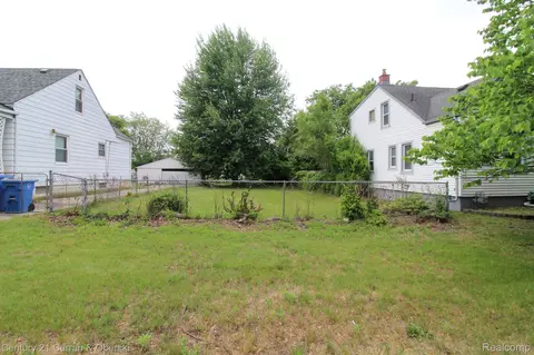 5656 Cornell St, Dearborn Heights, MI 48125