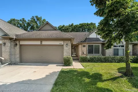 15416 Pebble Pointe Cir, Clinton Township, MI 48038