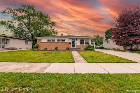 202 Richards Dr, Monroe, MI 48162