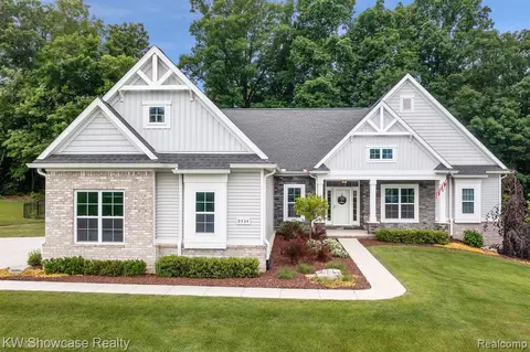9534 Chalfonte Dr, Brighton, MI 48116