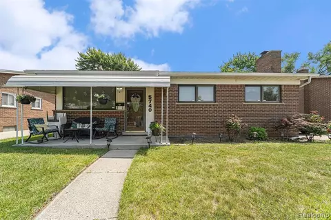 5740 Coolidge St, Dearborn Heights, MI 48127