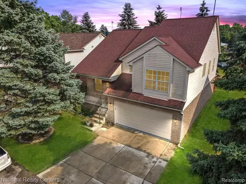 37345 Blake Dr, Livonia, MI 48150