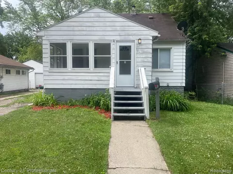 101 W Hopkins Ave, Pontiac, MI 48340