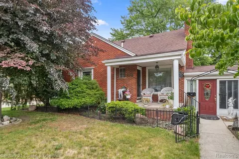 6841 Bailey St, Taylor, MI 48180