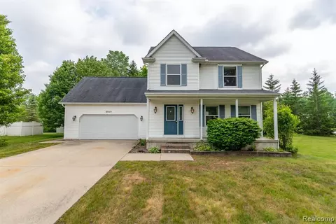 2046 Edward Ln W, Kimball, MI 48074