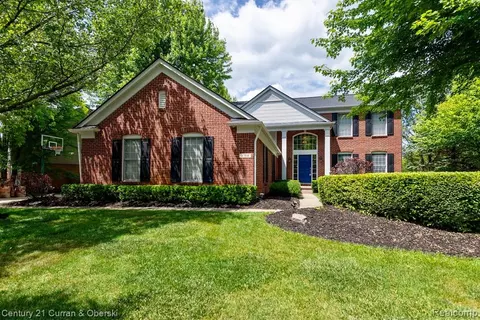 3764 Piedmonte Dr, Rochester, MI 48306
