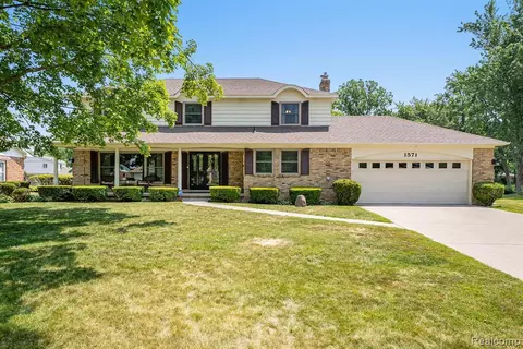 1571 Apple Creek Trl, Grand Blanc, MI 48439