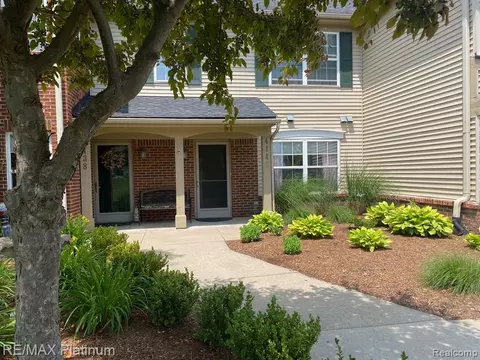 4146 Hampton Ridge Blvd, Howell, MI 48843