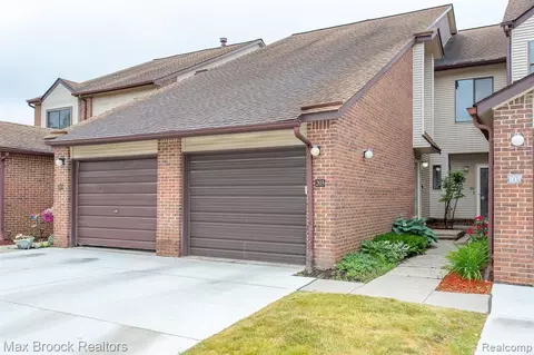 6689 Ridgefield Cir #203, West Bloomfield, MI 48322