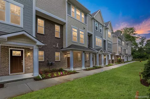 200 Sean St #77, Brighton, MI 48116