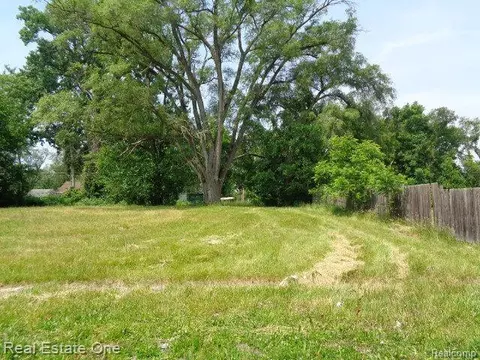 14605 Dacosta St, Detroit, MI 48223