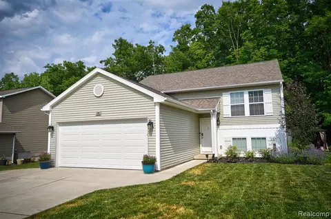 7139 Glenmeadow, Grand Blanc, MI 48439