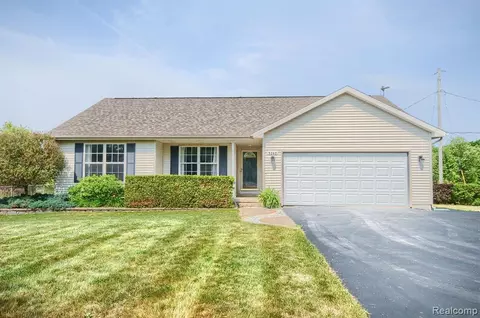 5262 Duffield Rd, Swartz Creek, MI 48473