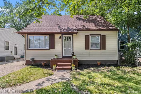 804 E Milton Ave, Hazel Park, MI 48030
