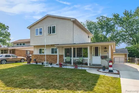 9132 Idaho St, Livonia, MI 48150