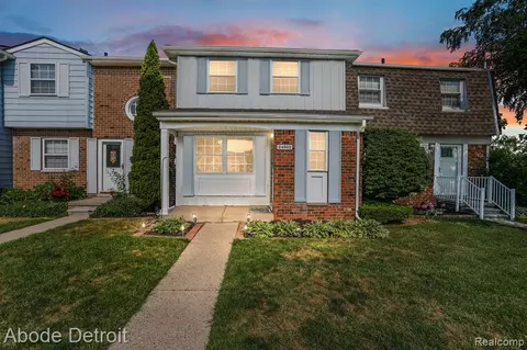 24802 Olde Orchard St, Novi, MI 48375