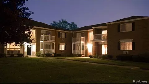 2425 Torquay Ave #5-101, Royal Oak, MI 48073