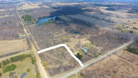 3 Hasler Lake Rd, Lapeer, MI 48446