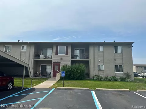 9979 Allen Pointe Dr, Allen Park, MI 48101
