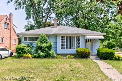 23400 Rensselaer St, Oak Park, MI 48237