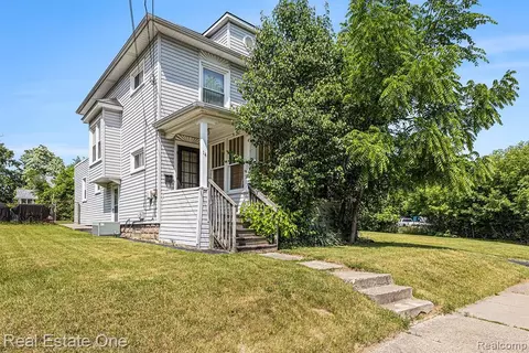 14 Liberty St, Pontiac, MI 48341
