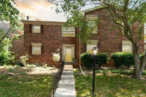 6290 Pepper Hill St, West Bloomfield, MI 48322