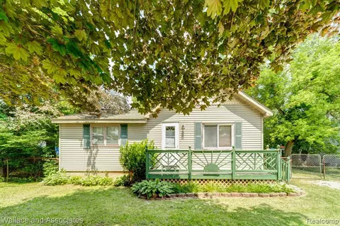 4734 Louks Rd, Kimball, MI 48074