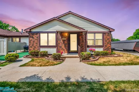 40130 Newport Dr, Plymouth, MI 48170