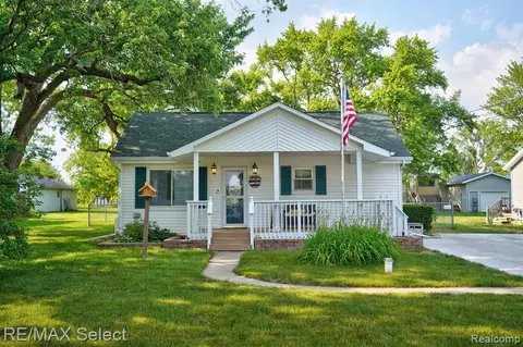 7127 Kessling St, Davison, MI 48423
