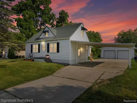 7373 E Carpenter Rd, Davison, MI 48423