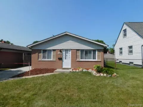 22647 Laukel St, Saint Clair Shores, MI 48080