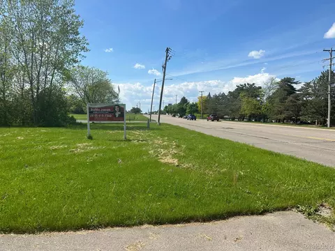 8000 S Saginaw St, Grand Blanc, MI 48439