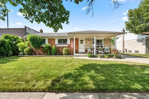 29224 Rayburn St, Livonia, MI 48154