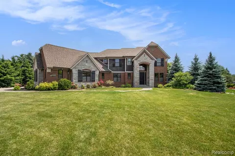 69844 Wildflower Ln, Bruce Township, MI 48065