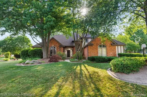 4419 Coffey, Troy, MI 48098