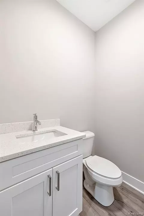 2901 Summers, Troy, MI 48084