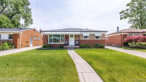 12730 Leverne, Redford, MI 48239