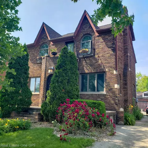 9721 E Outer Dr, Detroit, MI 48213