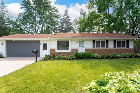 528 N Hix Rd, Westland, MI 48185