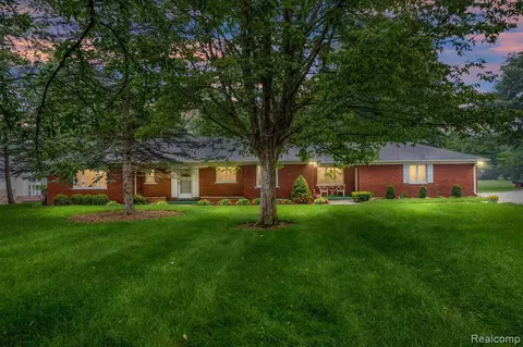 4830 N N Rochester Rd, Rochester, MI 48306