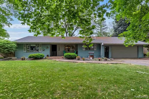 1220 Glendale Ave, Saginaw, MI 48638