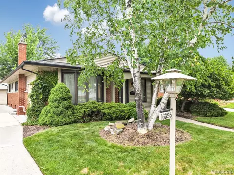 16395 Northview St, Roseville, MI 48066