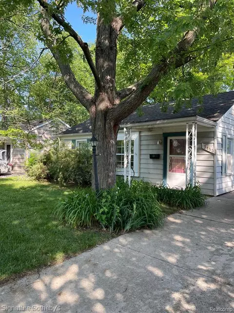 3153 Warick Rd, Royal Oak, MI 48073