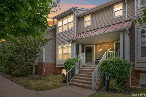 11689 Squiers Blvd, Utica, MI 48315