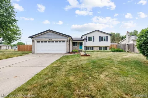 11148 Dill Dr, Sterling Heights, MI 48312