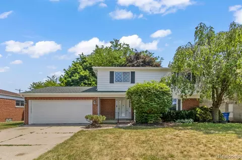 29202 James Dr, Warren, MI 48092