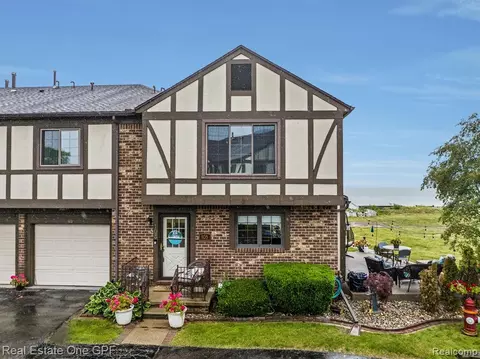 103 Lac Ste Claire Dr, Saint Clair Shores, MI 48082