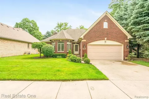 14014 Katie Ln #10, Livonia, MI 48154